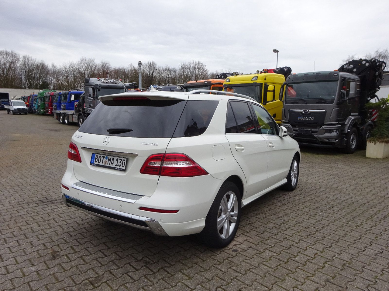 Mercedes-Benz ML 350 CDI BlueTec Mercedes-Benz ML 350 CDI BlueTec. AMG Paket - SUV: תמונה 5 Mercedes-Benz ML 350 CDI BlueTec Mercedes-Benz ML 350 CDI BlueTec. AMG Paket - SUV: תמונה 5