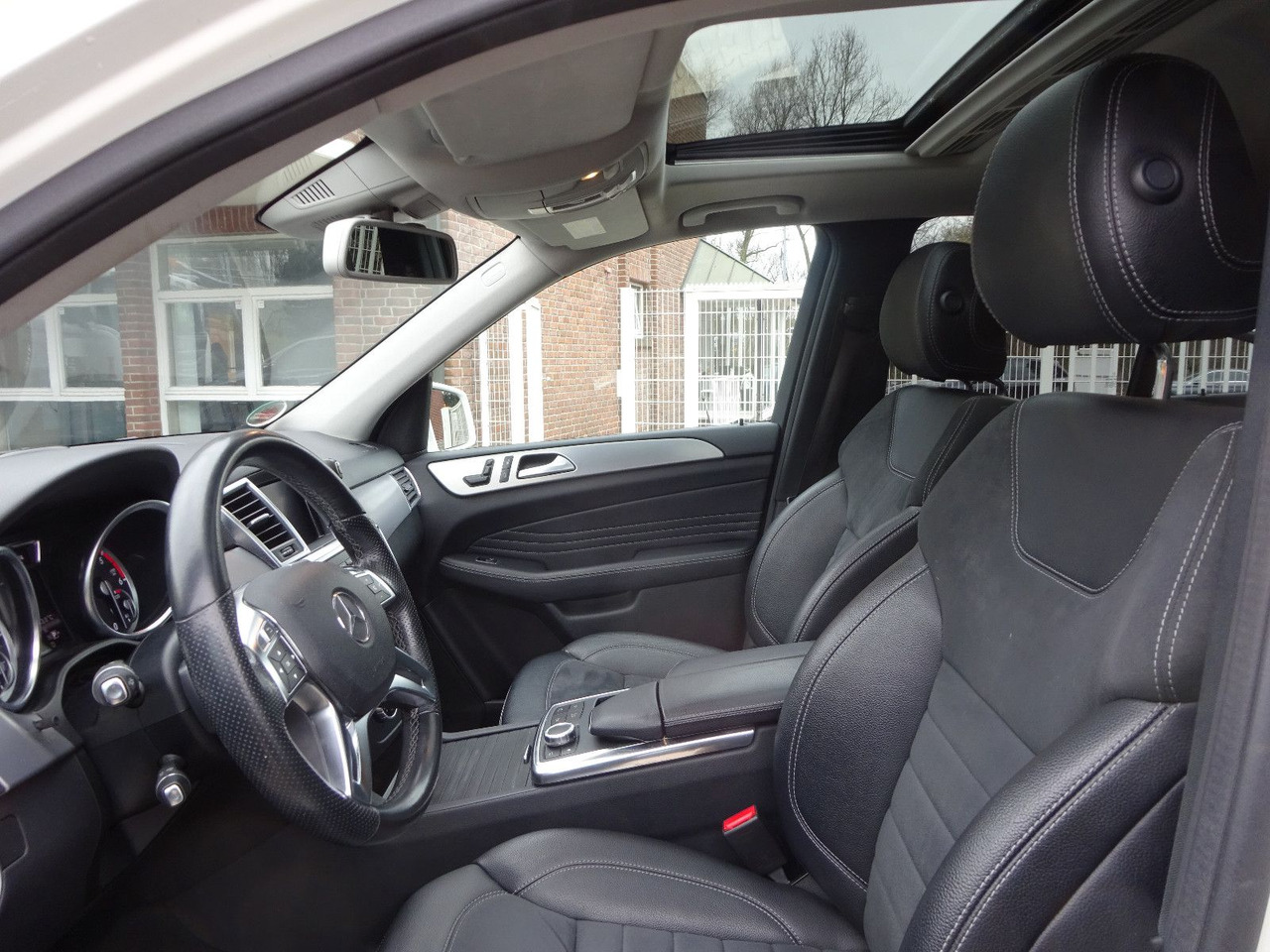 SUV Mercedes-Benz ML 350 CDI BlueTec Mercedes-Benz ML 350 CDI BlueTec.  AMG Paket: תמונה 8