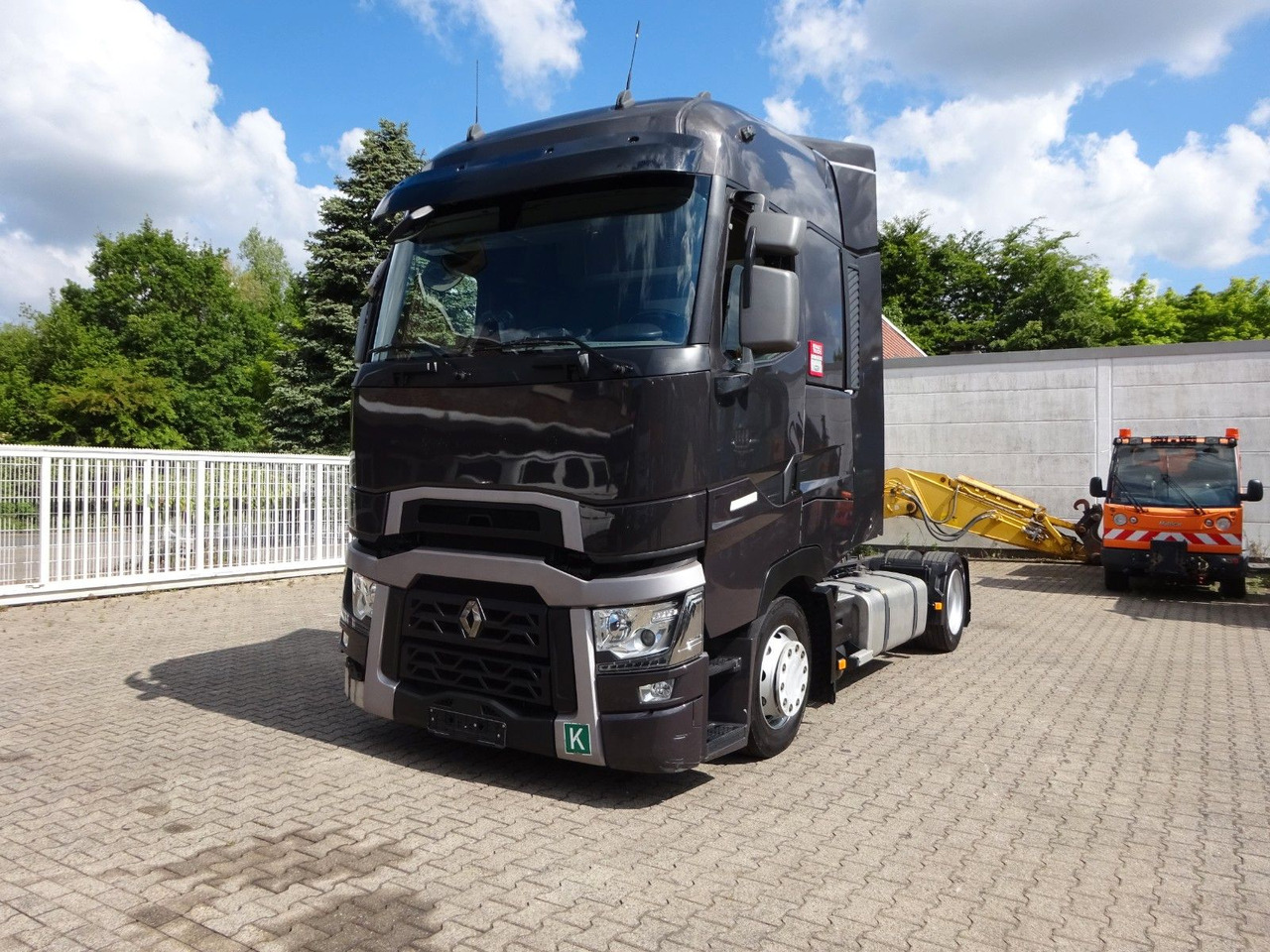 Renault T 520 Komfort SZM 4x2 - יחידת טרקטור: תמונה 1 Renault T 520 Komfort SZM 4x2 - יחידת טרקטור: תמונה 1