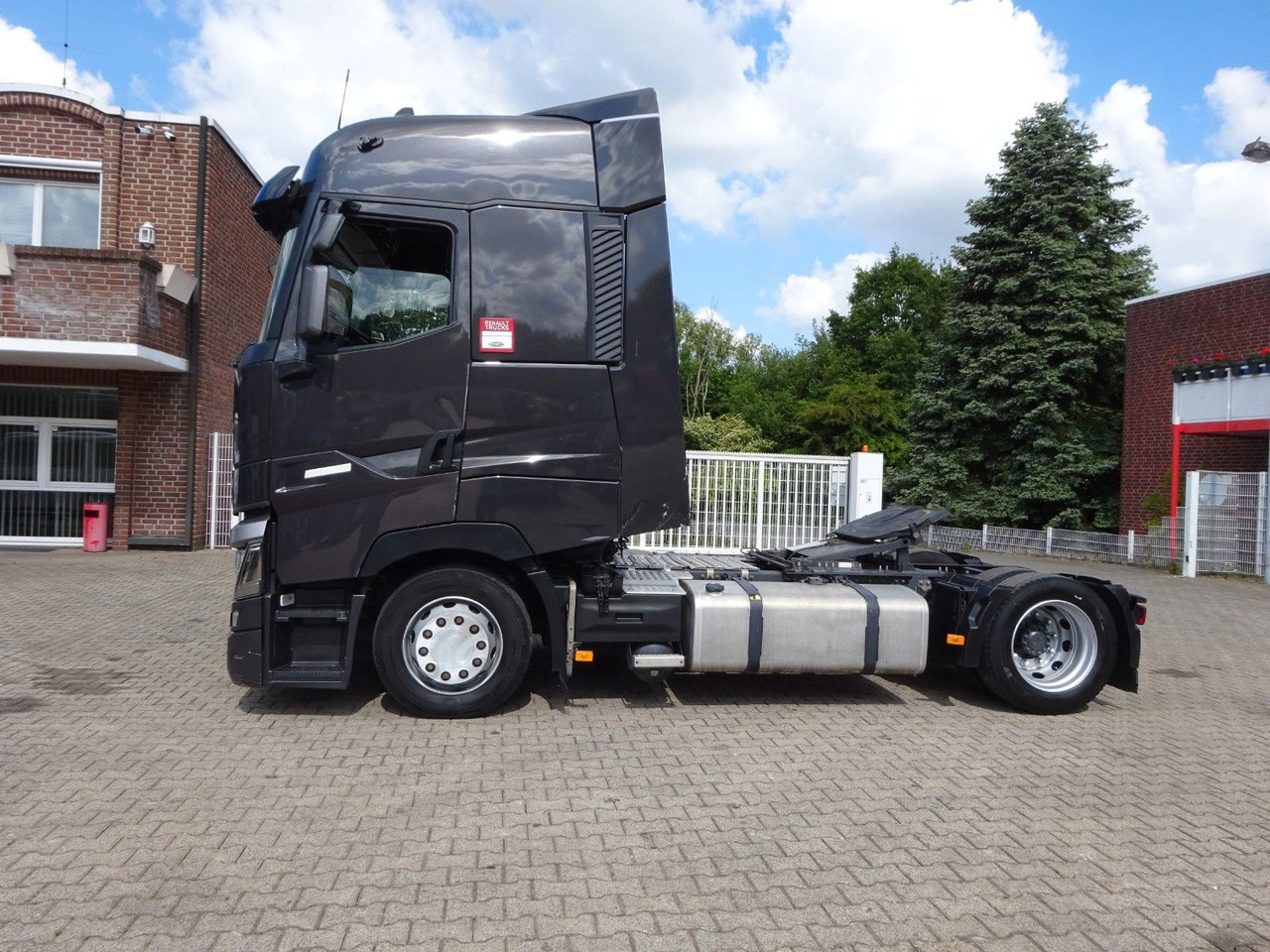 Renault T 520 Komfort SZM 4x2 - יחידת טרקטור: תמונה 3 Renault T 520 Komfort SZM 4x2 - יחידת טרקטור: תמונה 3