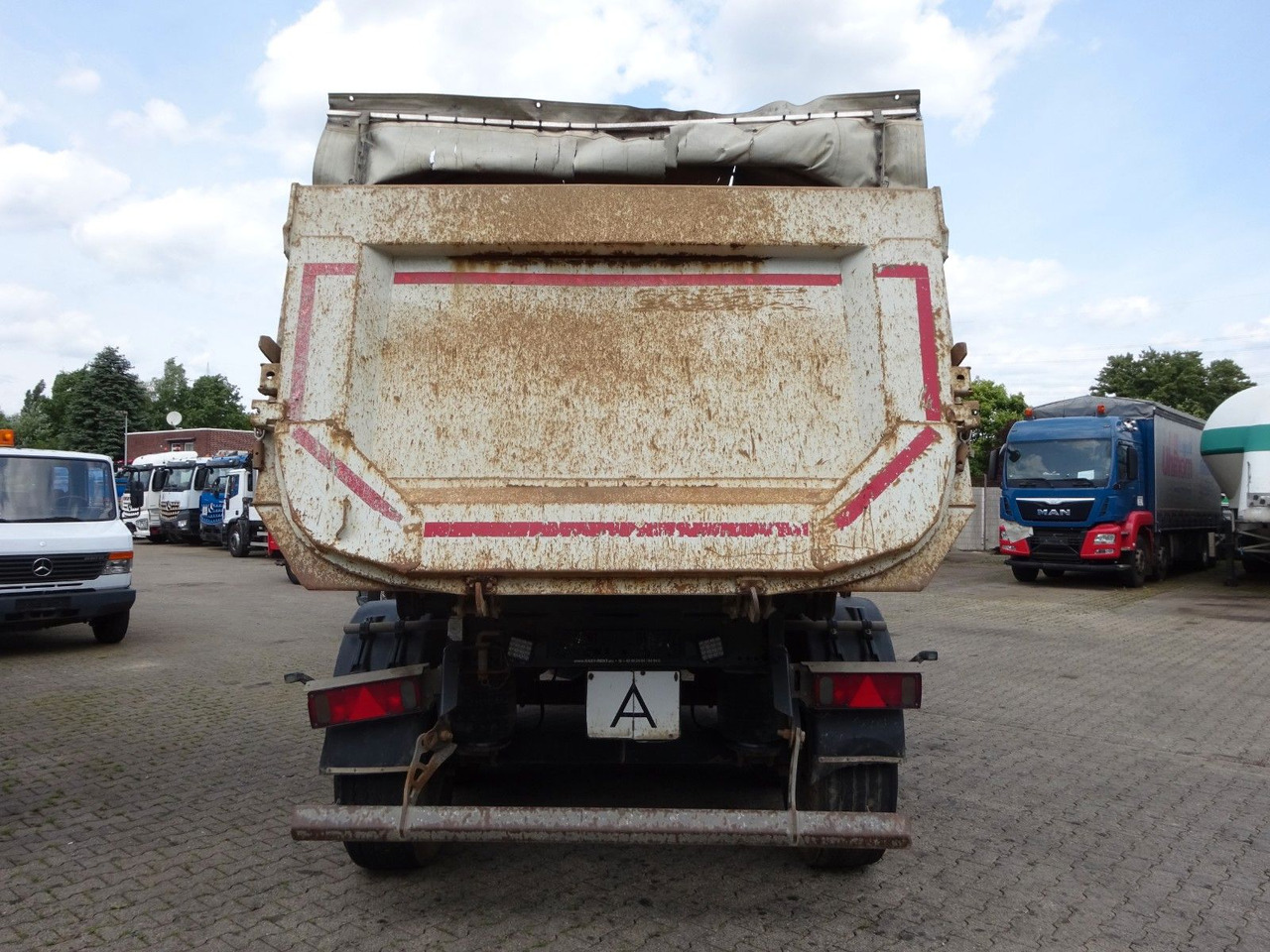 Schmitz Cargobull SGF S3 Kipp Auflieger Mulde mit 3 Achsen - סמיטריילר עם מזהיר: תמונה 5 Schmitz Cargobull SGF S3 Kipp Auflieger Mulde mit 3 Achsen - סמיטריילר עם מזהיר: תמונה 5