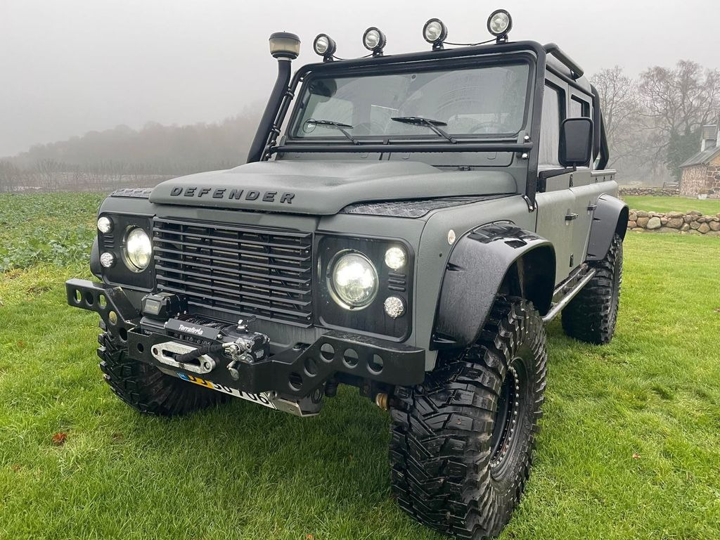 Land Rover Defender 110 2.5 - SUV: תמונה 1 Land Rover Defender 110 2.5 - SUV: תמונה 1