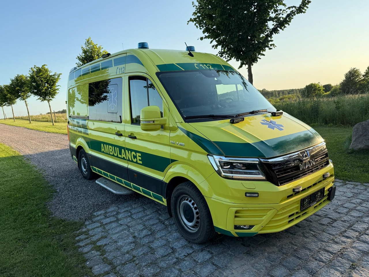 MAN TGE 4.180 Ambulance * 29 800 € netto *RESERVED - אמבולנס: תמונה 1 MAN TGE 4.180 Ambulance * 29 800 € netto *RESERVED - אמבולנס: תמונה 1