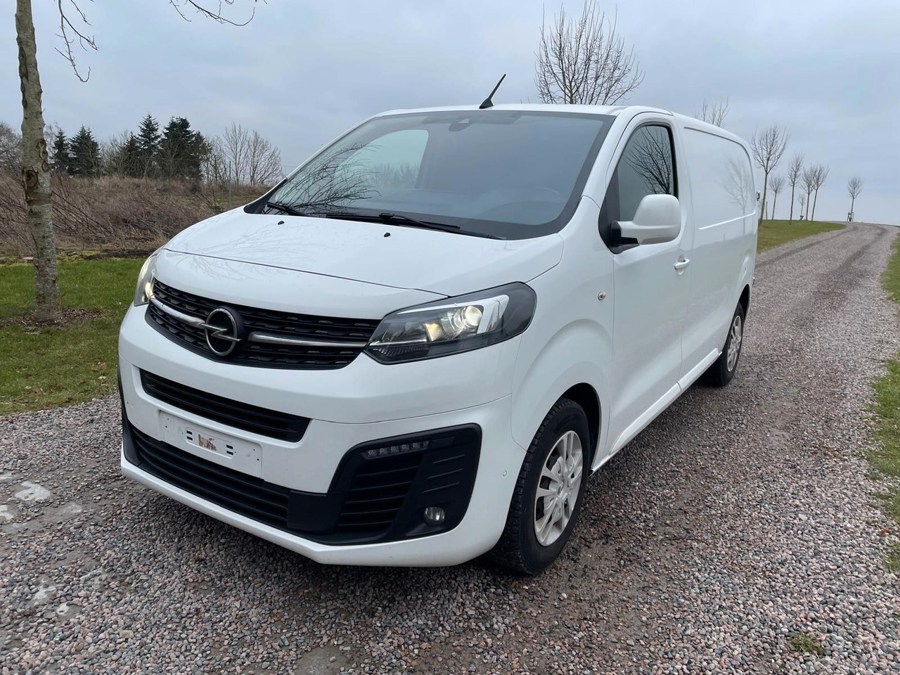 Opel Vivaro Kasten Edition M L2 2.0 Opel Vivaro 2.0 CDTI Edition M L2 *9400€ netto - כלי רכב מסחרי קטן: תמונה 2 Opel Vivaro Kasten Edition M L2 2.0 Opel Vivaro 2.0 CDTI Edition M L2 *9400€ netto - כלי רכב מסחרי קטן: תמונה 2