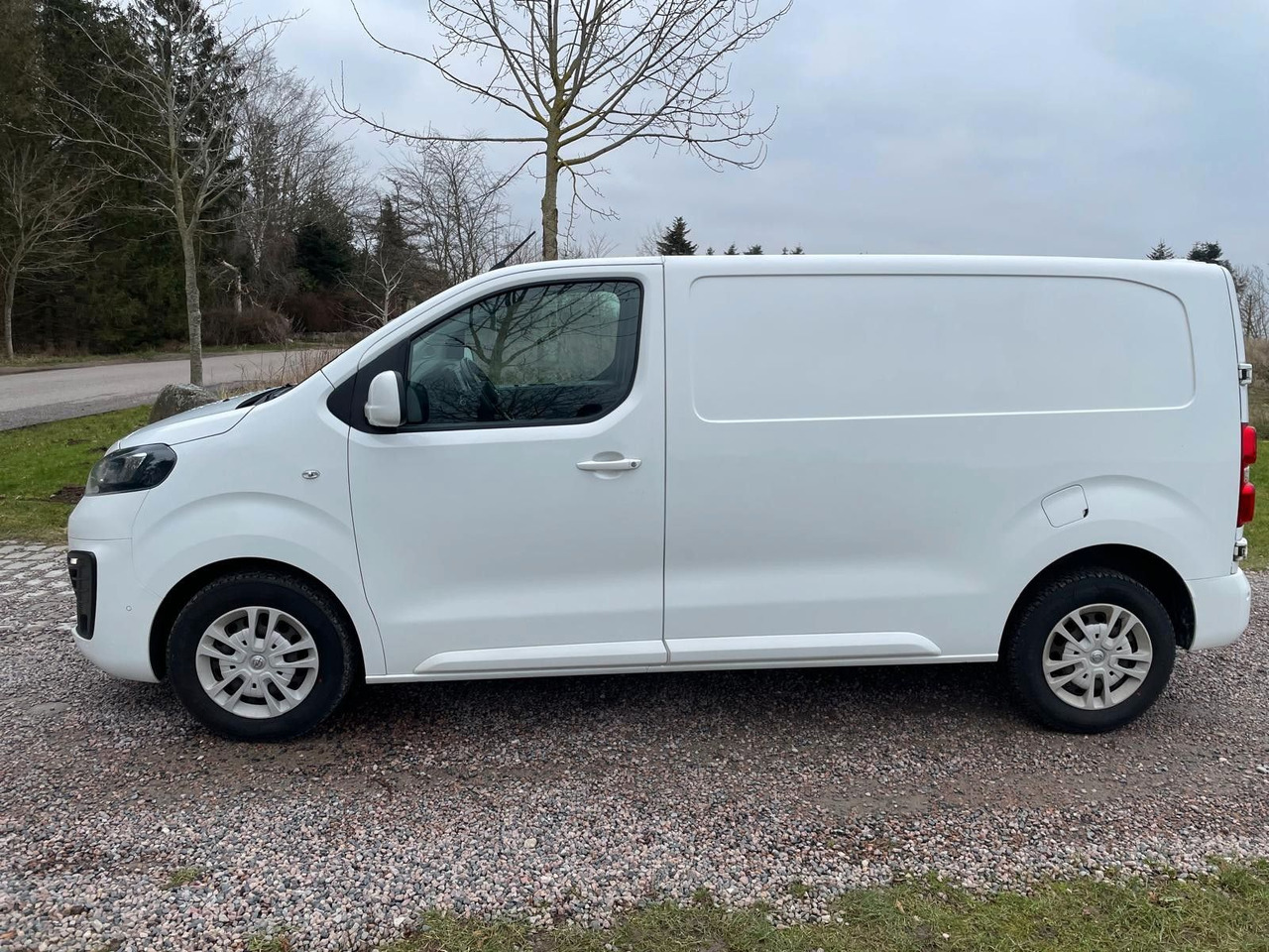 Opel Vivaro Kasten Edition M L2 2.0 Opel Vivaro 2.0 CDTI Edition M L2 *9400€ netto - כלי רכב מסחרי קטן: תמונה 3 Opel Vivaro Kasten Edition M L2 2.0 Opel Vivaro 2.0 CDTI Edition M L2 *9400€ netto - כלי רכב מסחרי קטן: תמונה 3