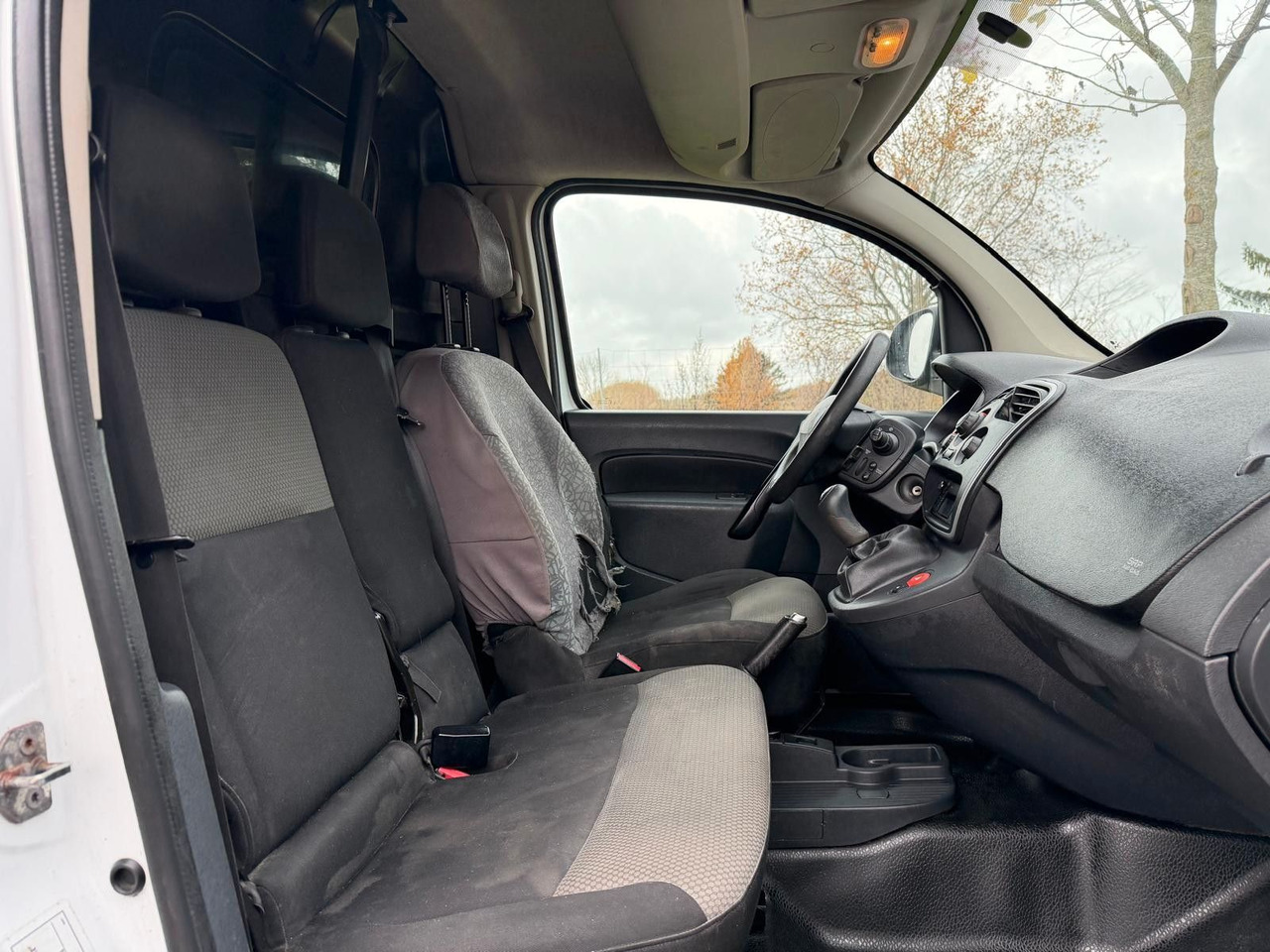 כלי רכב מסחרי קטן Renault Kangoo Rapid 1.5 DCI Basis LONG: תמונה 14 כלי רכב מסחרי קטן Renault Kangoo Rapid 1.5 DCI Basis LONG: תמונה 14