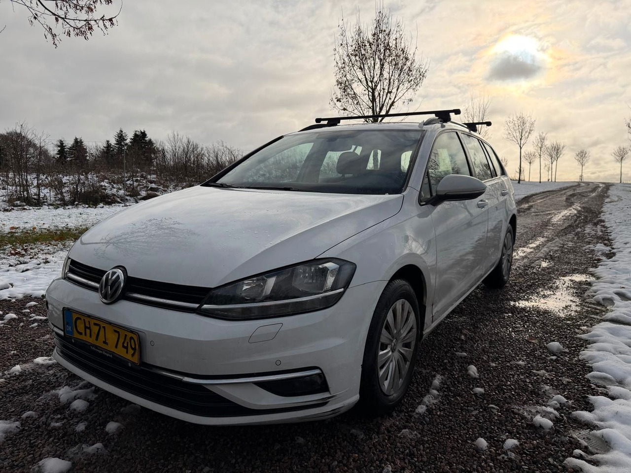 Volkswagen Golf VII Variant Comfortline - רכב סטיישן: תמונה 1 Volkswagen Golf VII Variant Comfortline - רכב סטיישן: תמונה 1