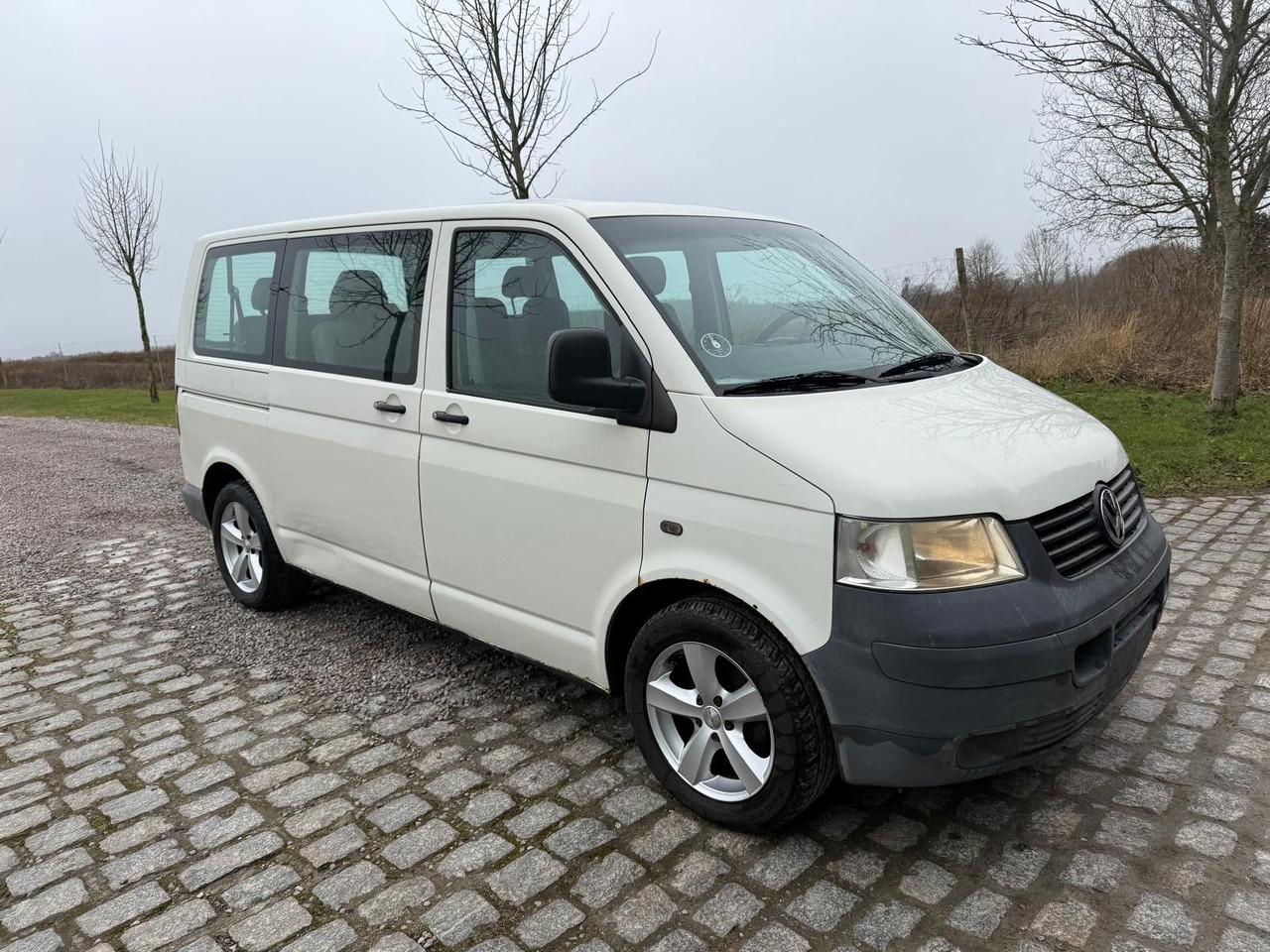 Volkswagen T5 Transporter 1.9 TDI *9 Sitze *RESERVED RO - כלי רכב מסחרי לנוסעים: תמונה 1 Volkswagen T5 Transporter 1.9 TDI *9 Sitze *RESERVED RO - כלי רכב מסחרי לנוסעים: תמונה 1