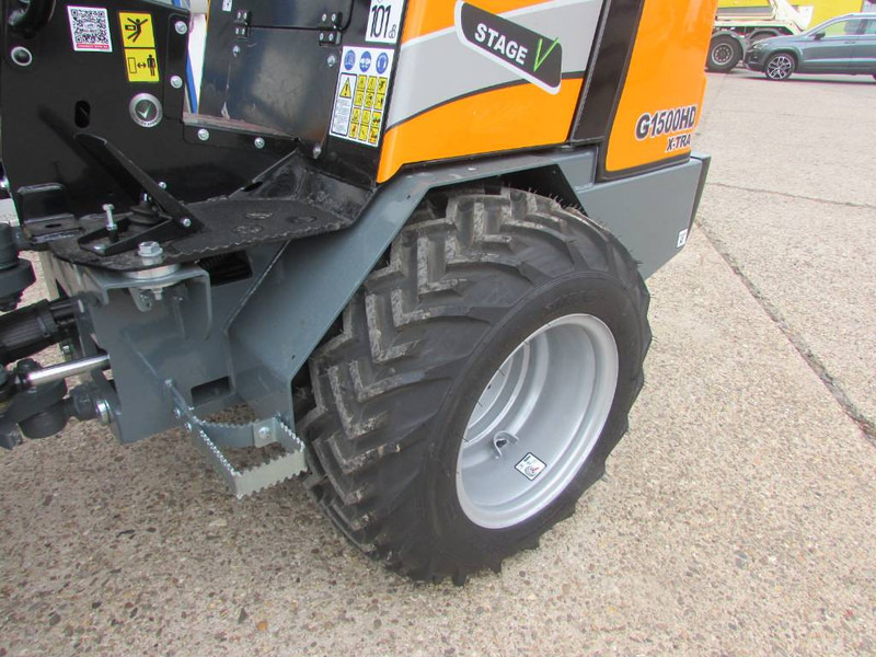 Giant G 1500 X-tra HD Canopy 29.900 EUR - מעמיס גלגלים: תמונה 3 Giant G 1500 X-tra HD Canopy 29.900 EUR - מעמיס גלגלים: תמונה 3