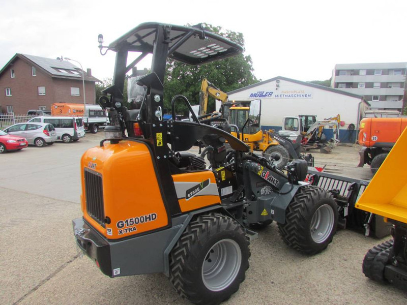 Giant G 1500 X-tra HD Canopy 29.900 EUR - מעמיס גלגלים: תמונה 5 Giant G 1500 X-tra HD Canopy 29.900 EUR - מעמיס גלגלים: תמונה 5