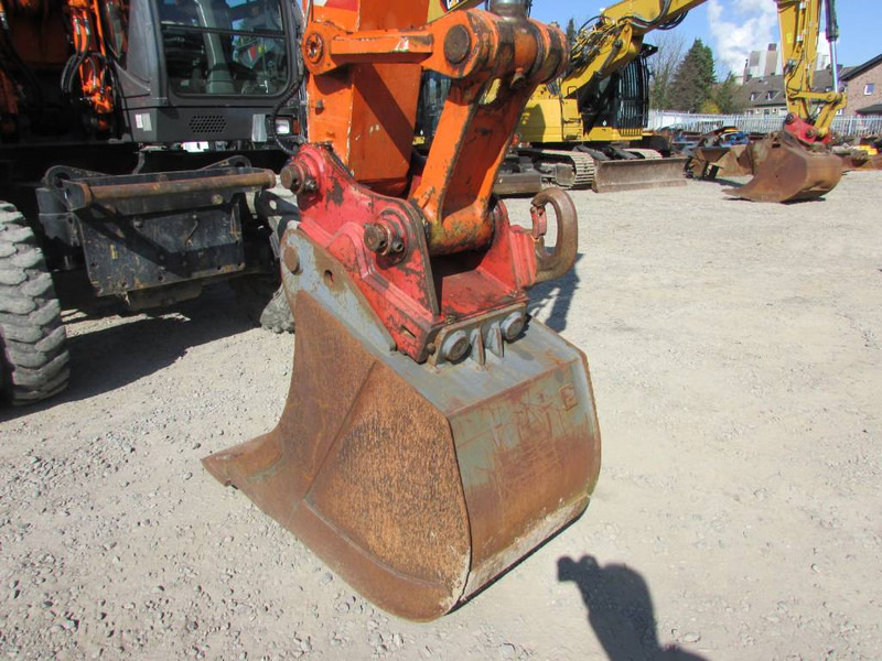 Hitachi ZX 140 W-3 Mobilbagger 45.000 EUR / Klima - מחפר גלגלים: תמונה 4 Hitachi ZX 140 W-3 Mobilbagger 45.000 EUR / Klima - מחפר גלגלים: תמונה 4