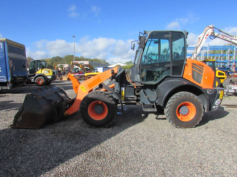 Komatsu WA 100 M-7 Radlader 28.000 EUR - מעמיס גלגלים: תמונה 1 Komatsu WA 100 M-7 Radlader 28.000 EUR - מעמיס גלגלים: תמונה 1