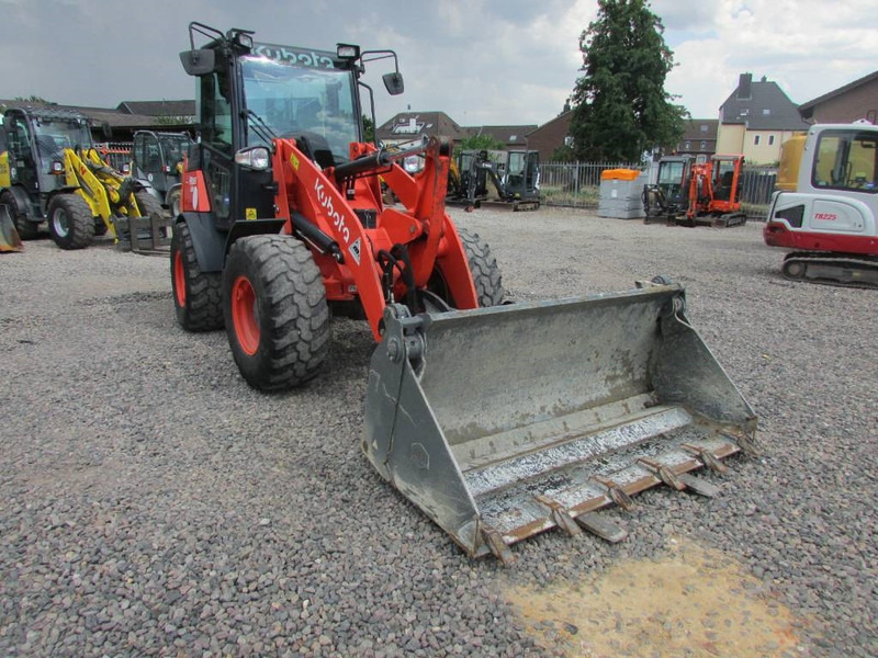 Kubota R 065 Radlader 31.000 EUR - מעמיס גלגלים: תמונה 4 Kubota R 065 Radlader 31.000 EUR - מעמיס גלגלים: תמונה 4