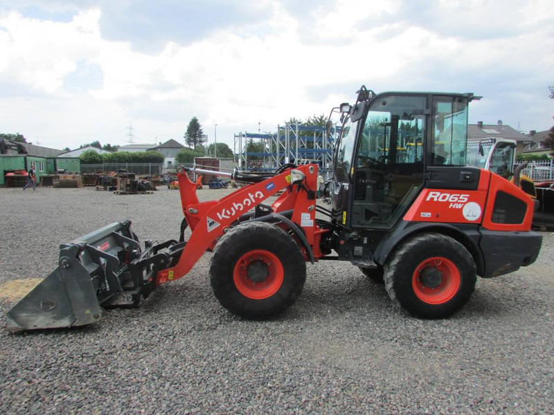 Kubota R 065 Radlader 32.500 EUR - מעמיס גלגלים: תמונה 1 Kubota R 065 Radlader 32.500 EUR - מעמיס גלגלים: תמונה 1