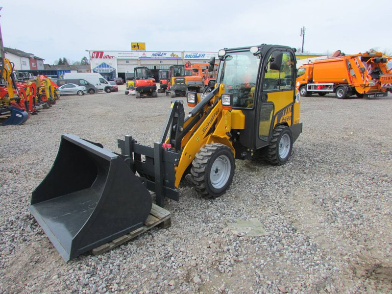 Schäffer 2428 SLT Schmalspur Radlader 32.500 - מעמיס רצועות קומפקטי: תמונה 4 Schäffer 2428 SLT Schmalspur Radlader 32.500 - מעמיס רצועות קומפקטי: תמונה 4