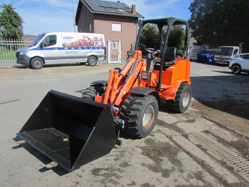 Schäffer 2436 Radlader 22.500 EUR - מעמיס גלגלים: תמונה 1 Schäffer 2436 Radlader 22.500 EUR - מעמיס גלגלים: תמונה 1
