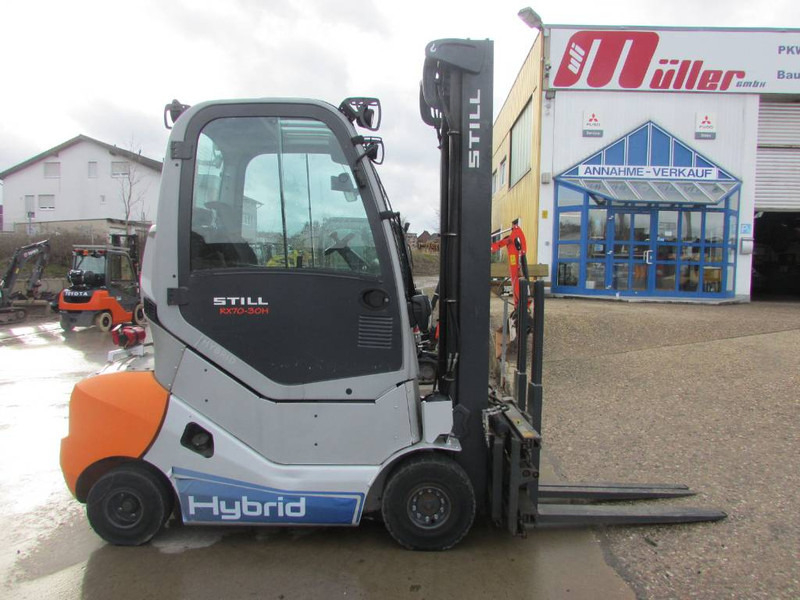 Still RX 70-30 H Hybrid / Diesel Stapler - מלגזת סולר: תמונה 1 Still RX 70-30 H Hybrid / Diesel Stapler - מלגזת סולר: תמונה 1
