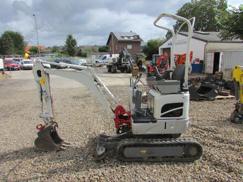 Takeuchi TB 210 R Minibagger 14.500 EUR - מיני מחפר: תמונה 1 Takeuchi TB 210 R Minibagger 14.500 EUR - מיני מחפר: תמונה 1