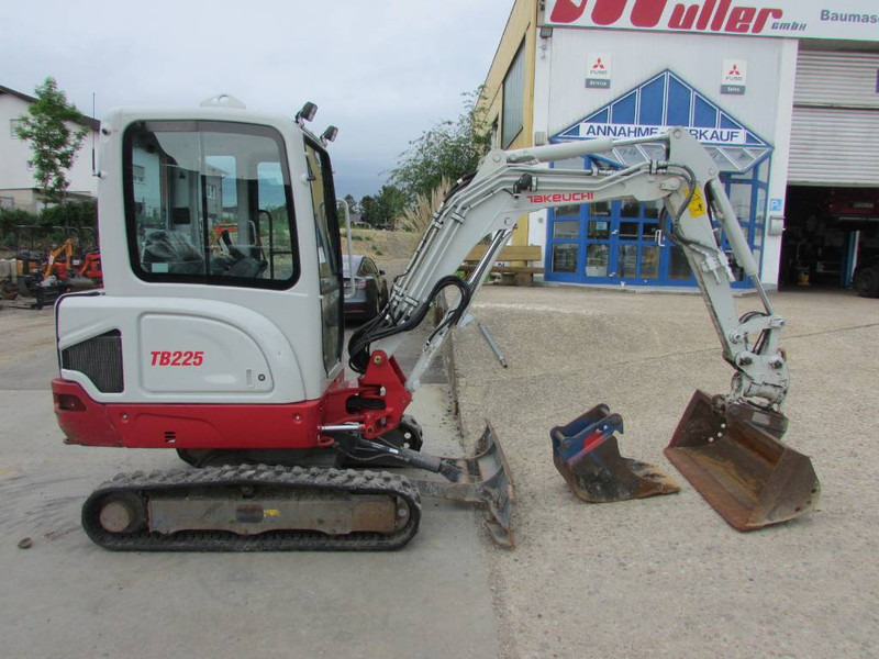 Takeuchi TB225 V3 Minibagger 32.000 EUR net - מיני מחפר: תמונה 1 Takeuchi TB225 V3 Minibagger 32.000 EUR net - מיני מחפר: תמונה 1