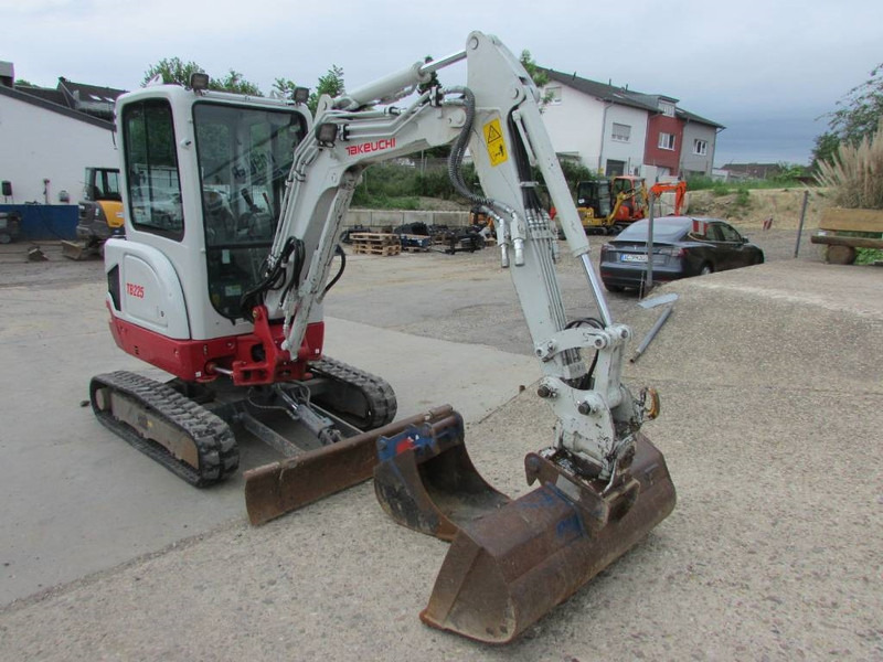 Takeuchi TB225 V3 Minibagger 32.000 EUR net - מיני מחפר: תמונה 2 Takeuchi TB225 V3 Minibagger 32.000 EUR net - מיני מחפר: תמונה 2
