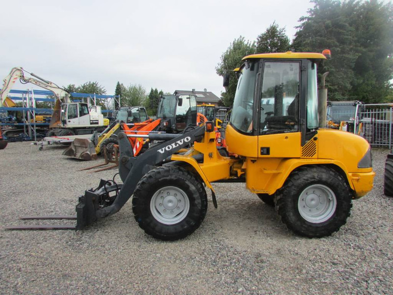 Volvo L 35 B-Z Radlader 16.000 EUR - מעמיס גלגלים: תמונה 1 Volvo L 35 B-Z Radlader 16.000 EUR - מעמיס גלגלים: תמונה 1