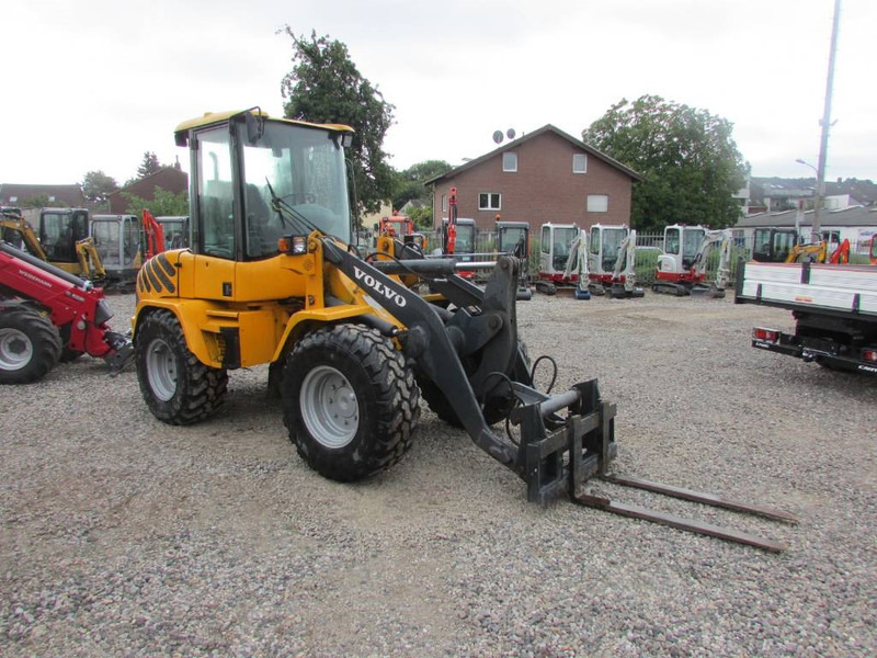 Volvo L 35 B-Z Radlader 16.000 EUR - מעמיס גלגלים: תמונה 4 Volvo L 35 B-Z Radlader 16.000 EUR - מעמיס גלגלים: תמונה 4