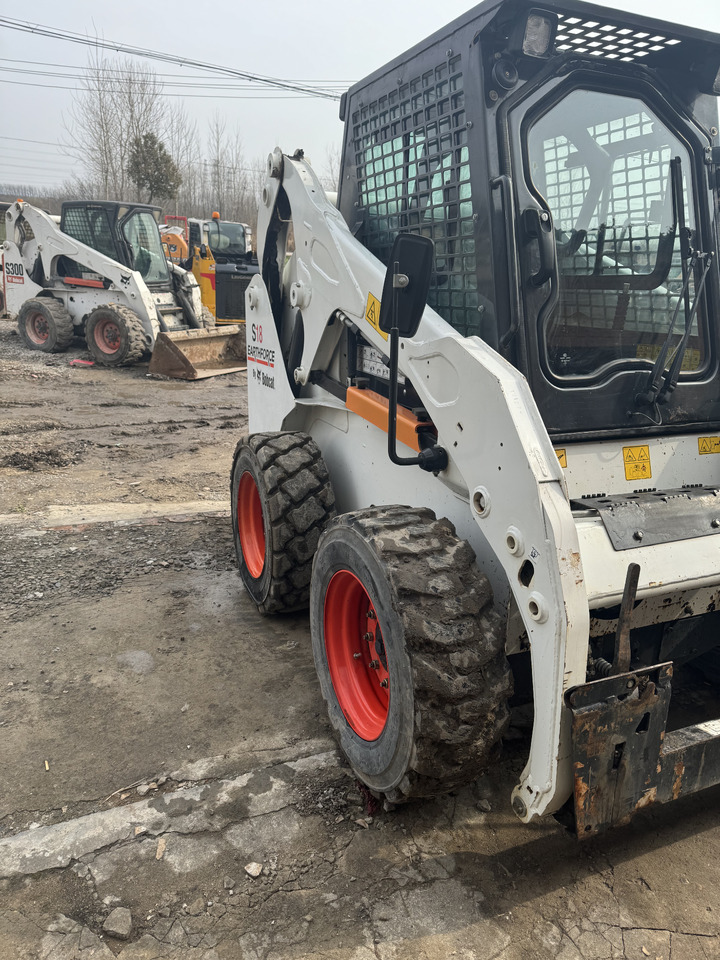 BOBCAT S18 - מעמיס היגוי החלקה: תמונה 4 BOBCAT S18 - מעמיס היגוי החלקה: תמונה 4