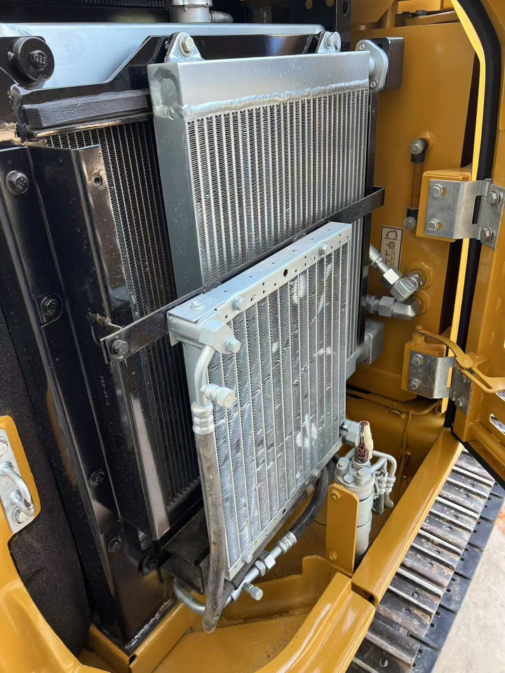 CATERPILLAR 305.5E2 - מיני מחפר: תמונה 4 CATERPILLAR 305.5E2 - מיני מחפר: תמונה 4