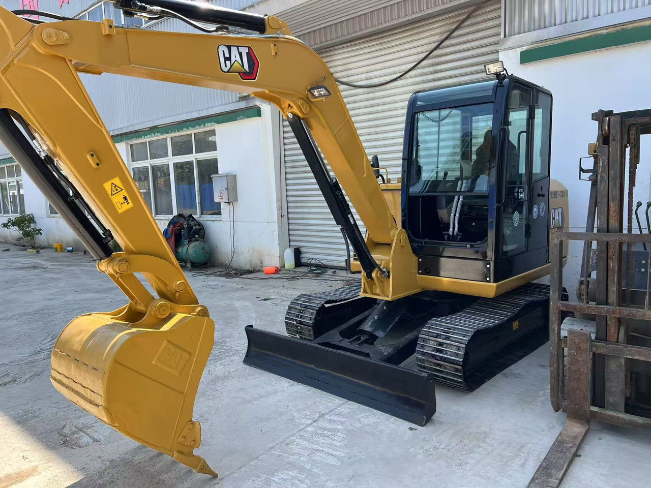 CATERPILLAR 305.5E2 - מיני מחפר: תמונה 3 CATERPILLAR 305.5E2 - מיני מחפר: תמונה 3