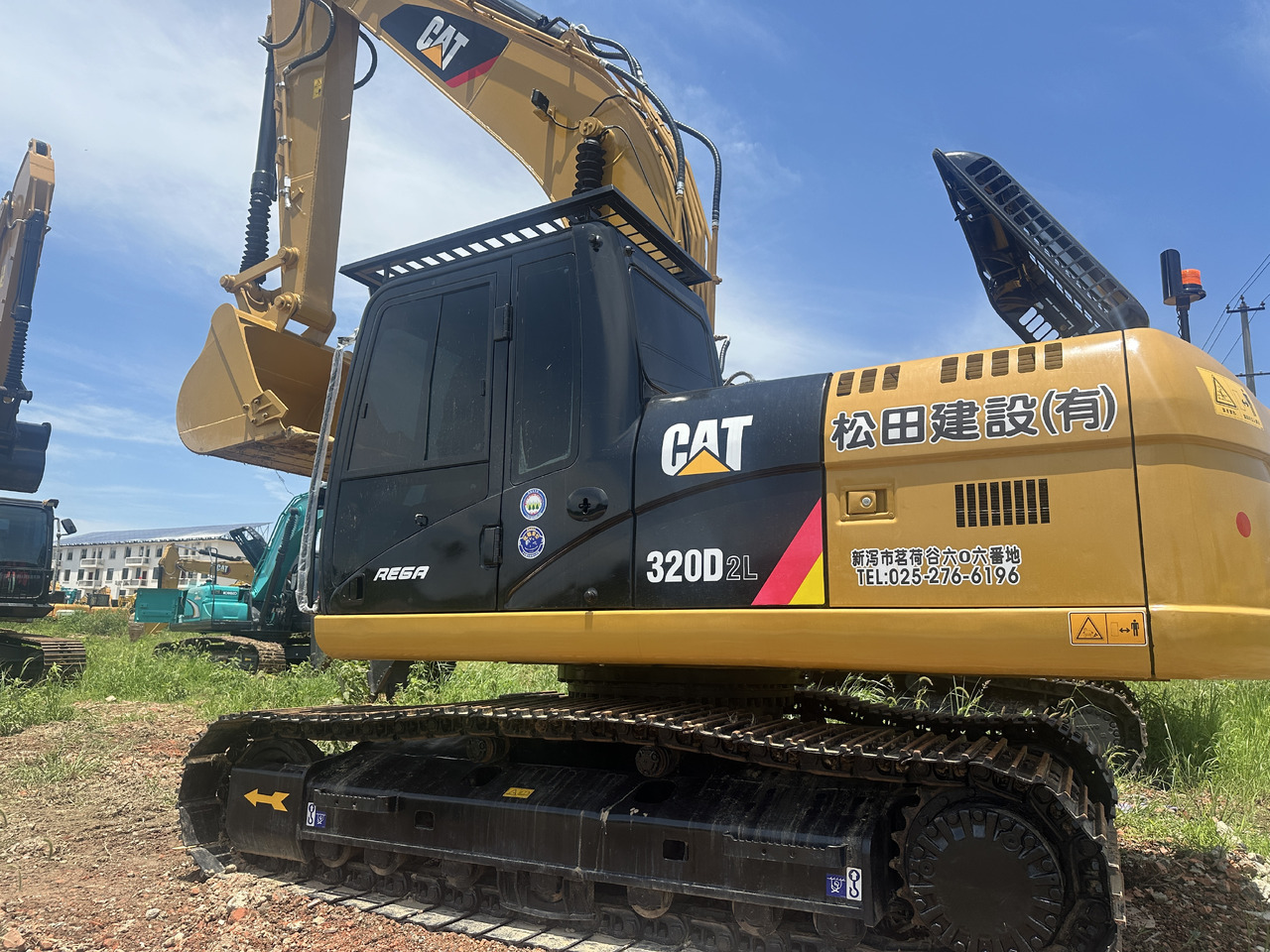 CATERPILLAR 320D2L - מחפר סורק: תמונה 1 CATERPILLAR 320D2L - מחפר סורק: תמונה 1