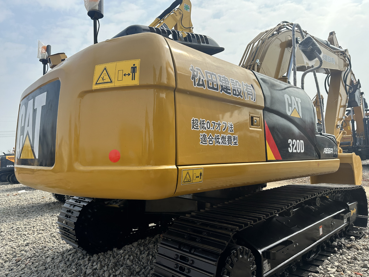 CATERPILLAR 320D2 - מחפר סורק: תמונה 3 CATERPILLAR 320D2 - מחפר סורק: תמונה 3