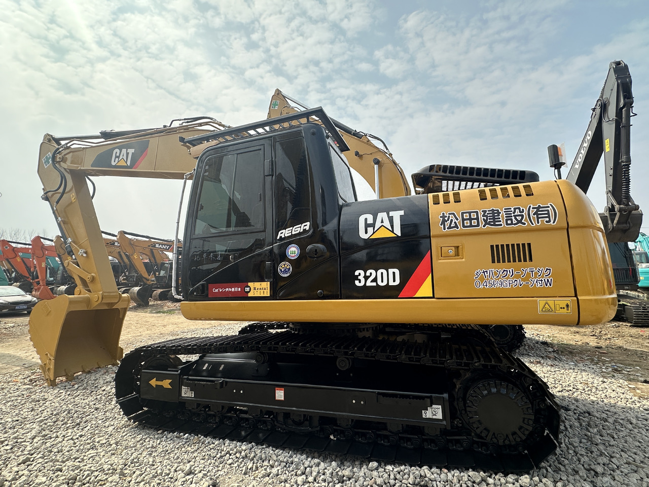 CATERPILLAR 320D2 - מחפר גלגלים: תמונה 1 CATERPILLAR 320D2 - מחפר גלגלים: תמונה 1