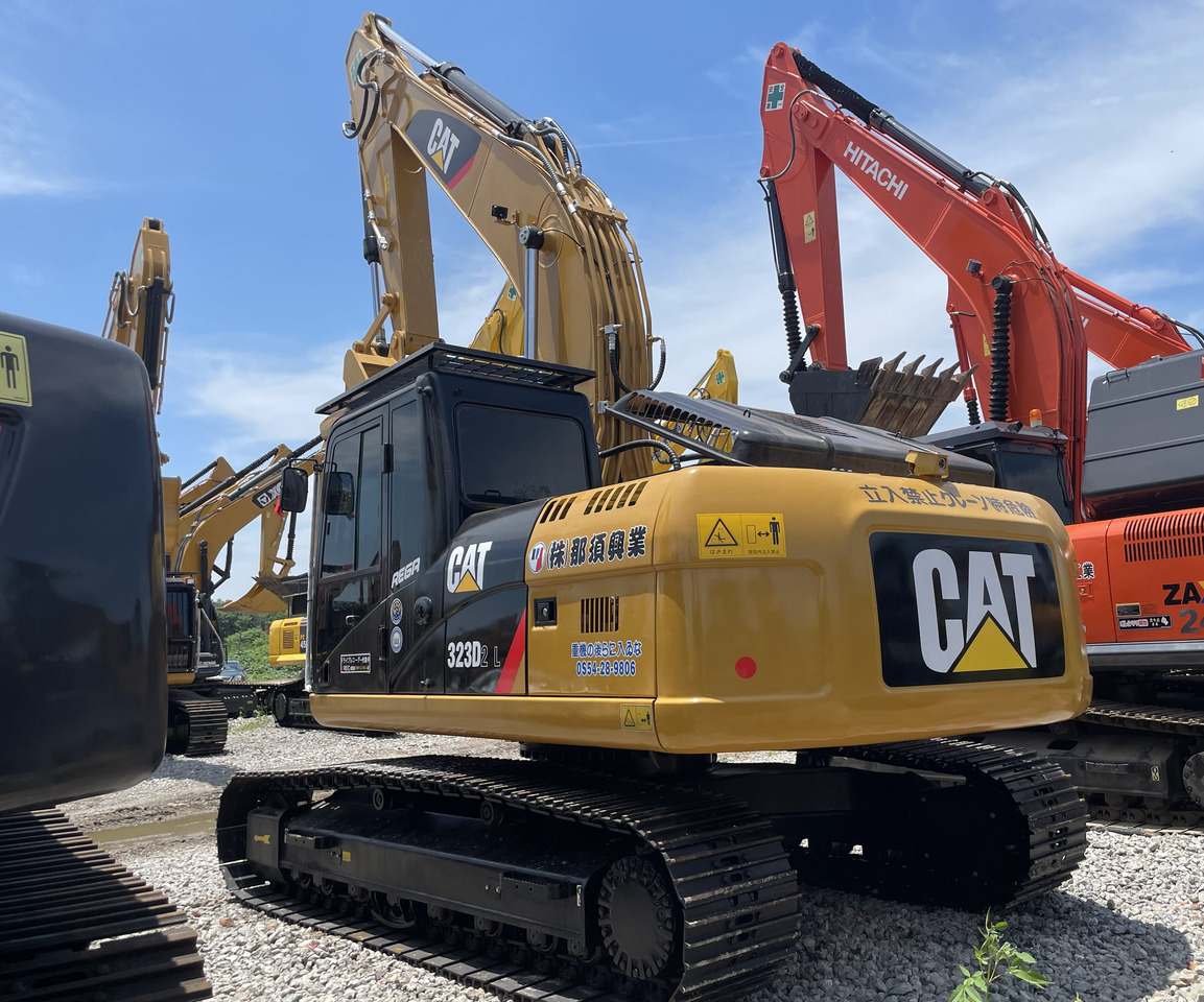 CATERPILLAR 323D2 - מחפר סורק: תמונה 1 CATERPILLAR 323D2 - מחפר סורק: תמונה 1