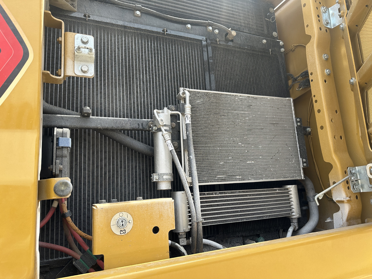 מחפר סורק CATERPILLAR 330GC: תמונה 6