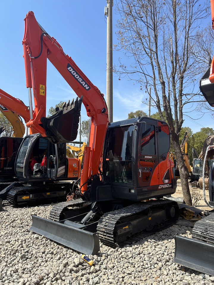 Doosan DX60 - מיני מחפר: תמונה 3 Doosan DX60 - מיני מחפר: תמונה 3