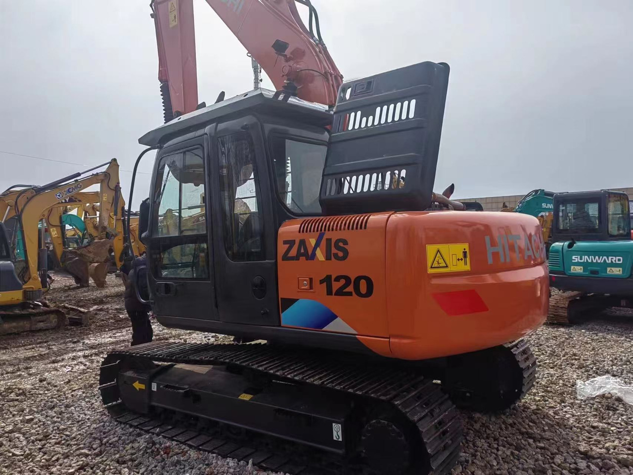 HITACHI ZX120 - מחפר סורק: תמונה 2 HITACHI ZX120 - מחפר סורק: תמונה 2