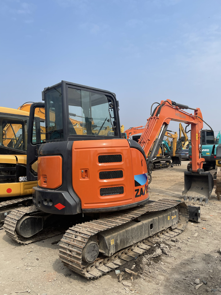 HITACHI ZX55 - מיני מחפר: תמונה 2 HITACHI ZX55 - מיני מחפר: תמונה 2