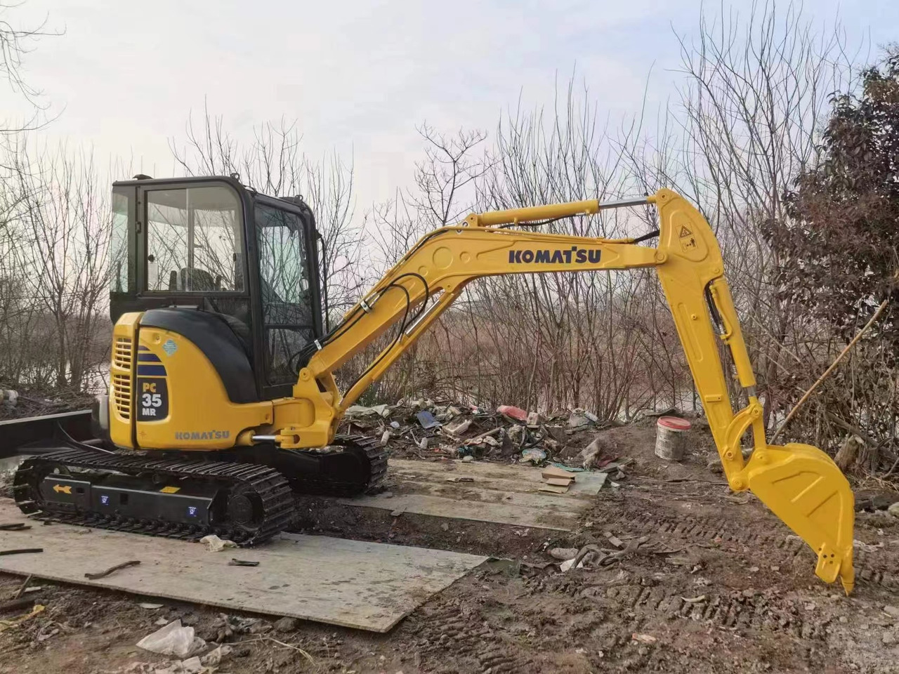 KOMATSU PC 35 MR - מיני מחפר: תמונה 1 KOMATSU PC 35 MR - מיני מחפר: תמונה 1