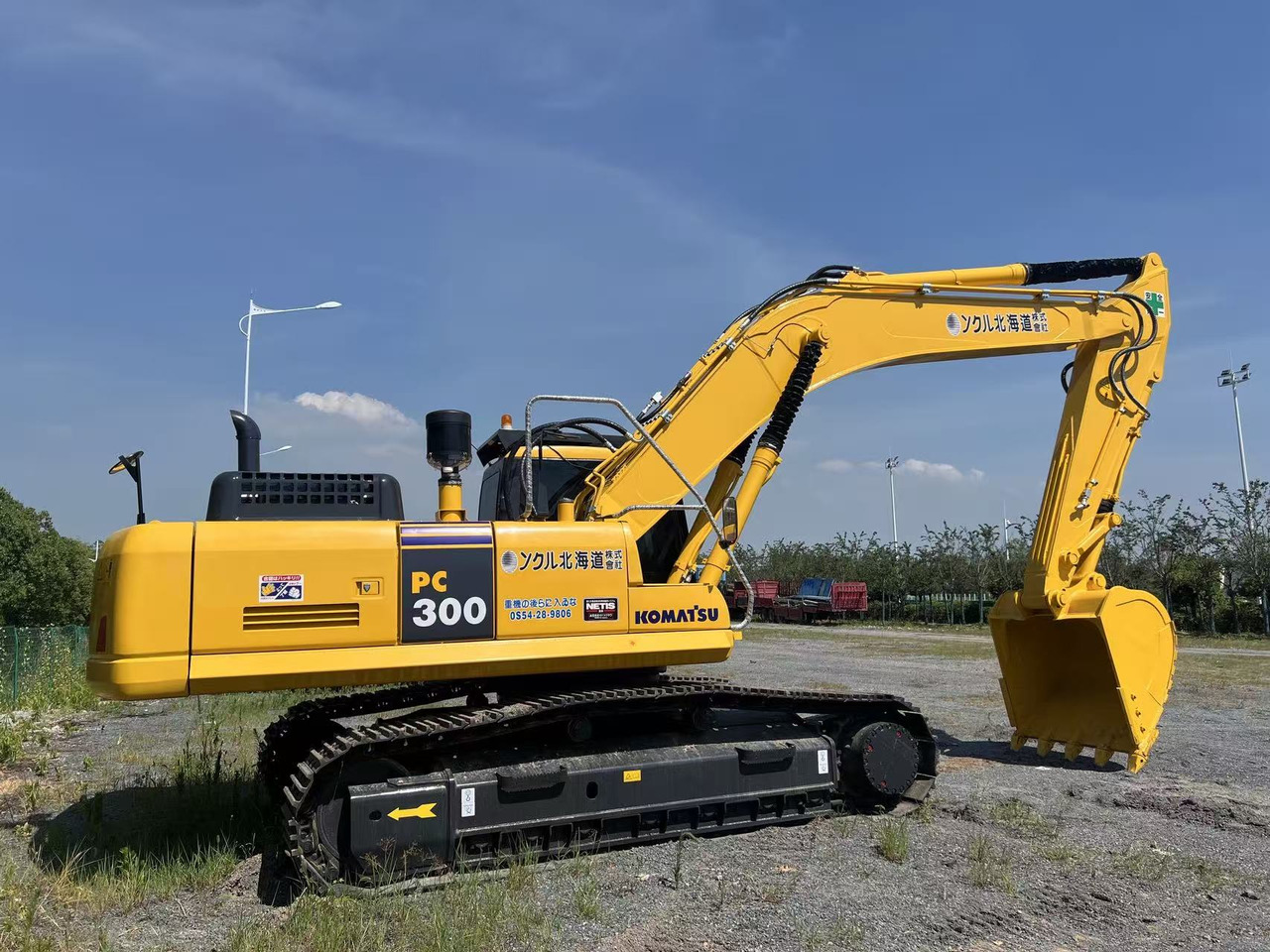 KOMATSU PC300-7 - מחפר סורק: תמונה 1 KOMATSU PC300-7 - מחפר סורק: תמונה 1
