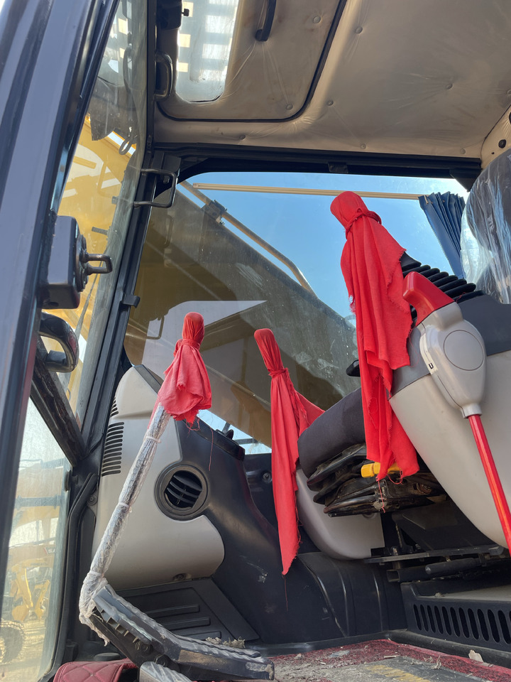 Komatsu PC 210LC - מחפר סורק: תמונה 5 Komatsu PC 210LC - מחפר סורק: תמונה 5
