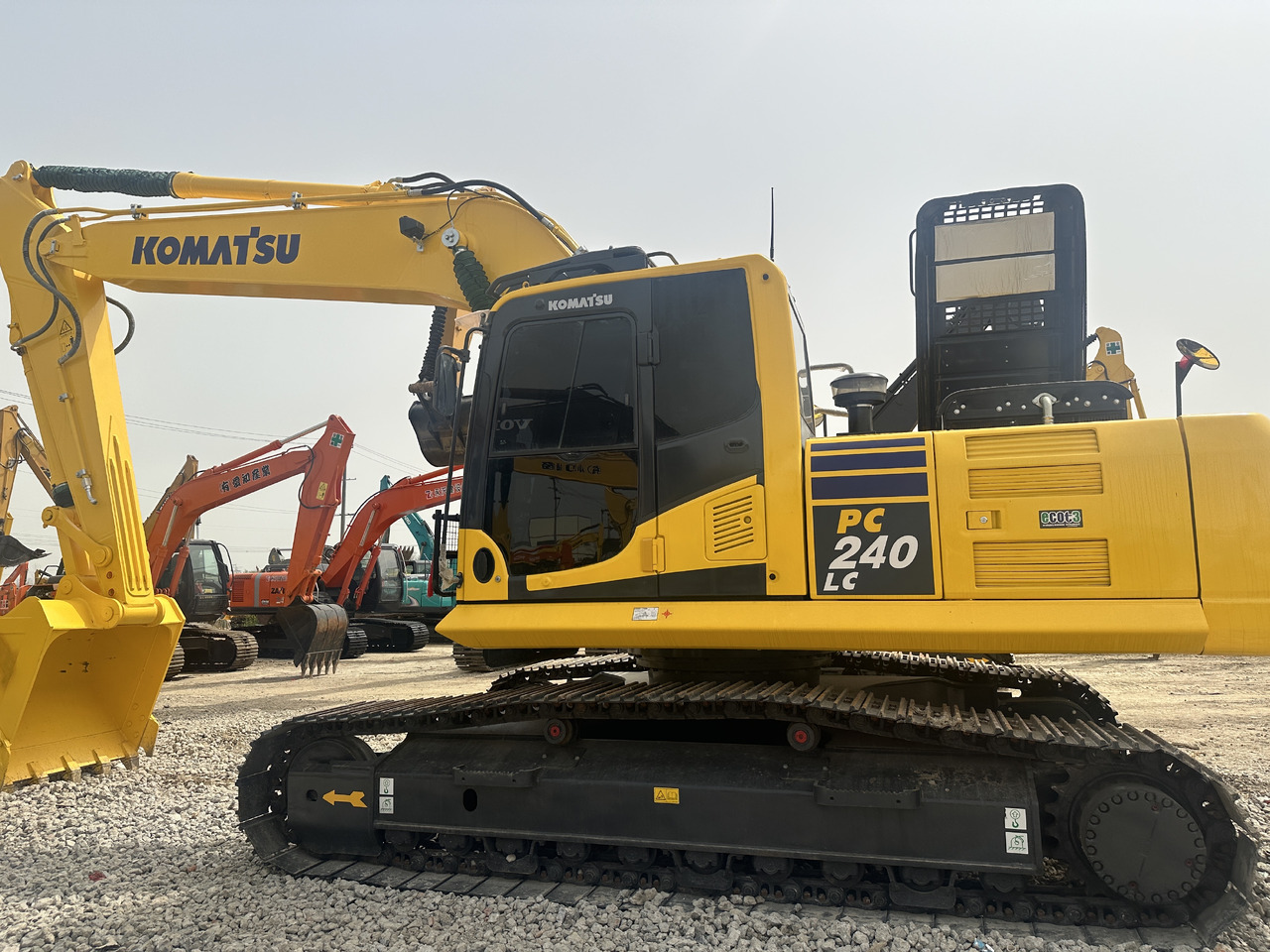 Komatsu PC 240 LC-8 - מחפר סורק: תמונה 1 Komatsu PC 240 LC-8 - מחפר סורק: תמונה 1