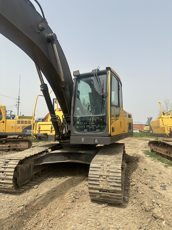 VOLVO EC220D - מחפר סורק: תמונה 2 VOLVO EC220D - מחפר סורק: תמונה 2