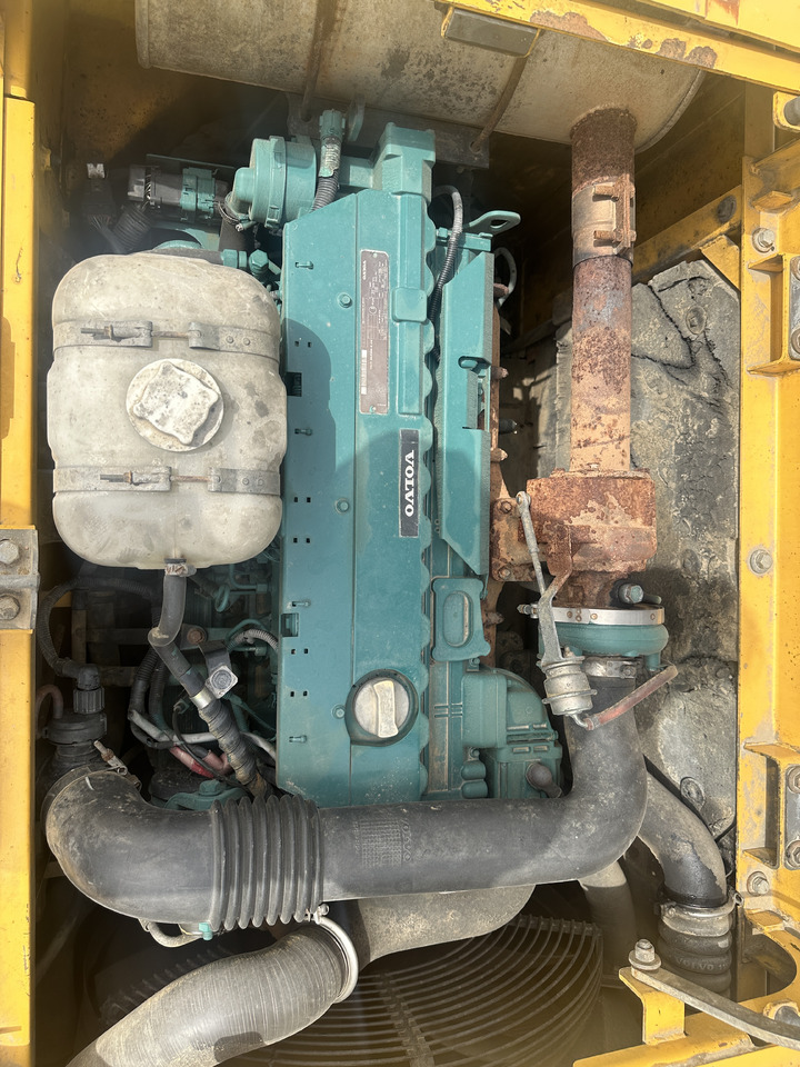 VOLVO EC220D - מחפר סורק: תמונה 5 VOLVO EC220D - מחפר סורק: תמונה 5
