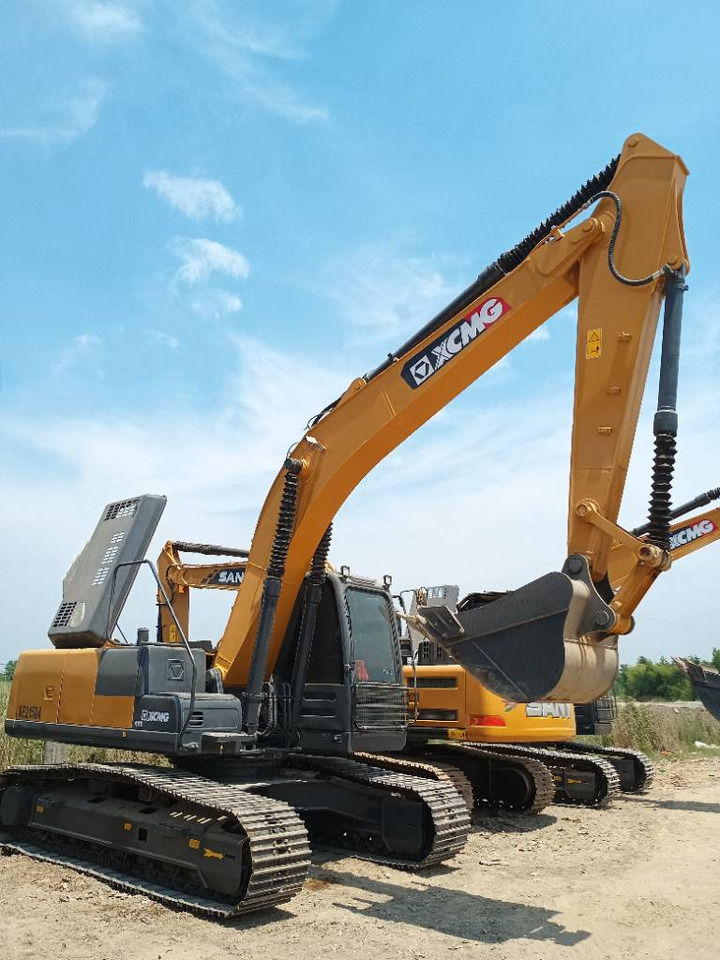 מחפר סורק XCMG XE215DA: תמונה 8