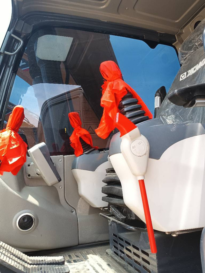 מחפר סורק XCMG XE215DA: תמונה 6