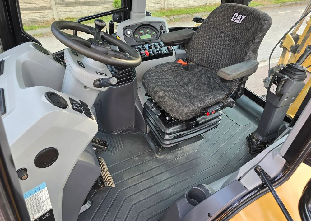 Caterpillar - מחפרון: תמונה 3 Caterpillar - מחפרון: תמונה 3