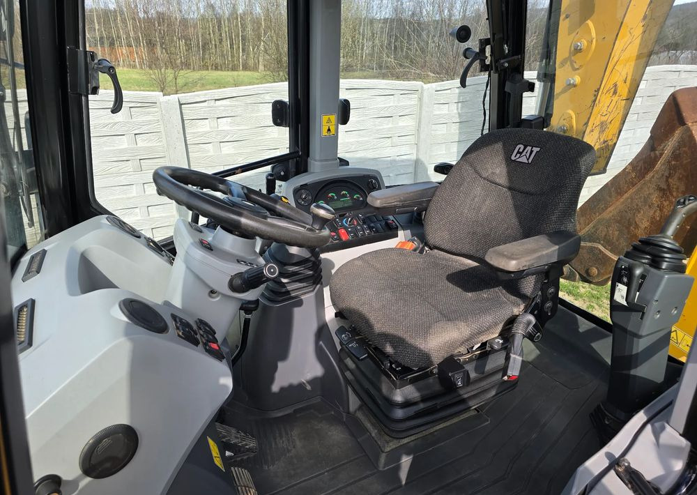 Caterpillar - מחפרון: תמונה 3 Caterpillar - מחפרון: תמונה 3