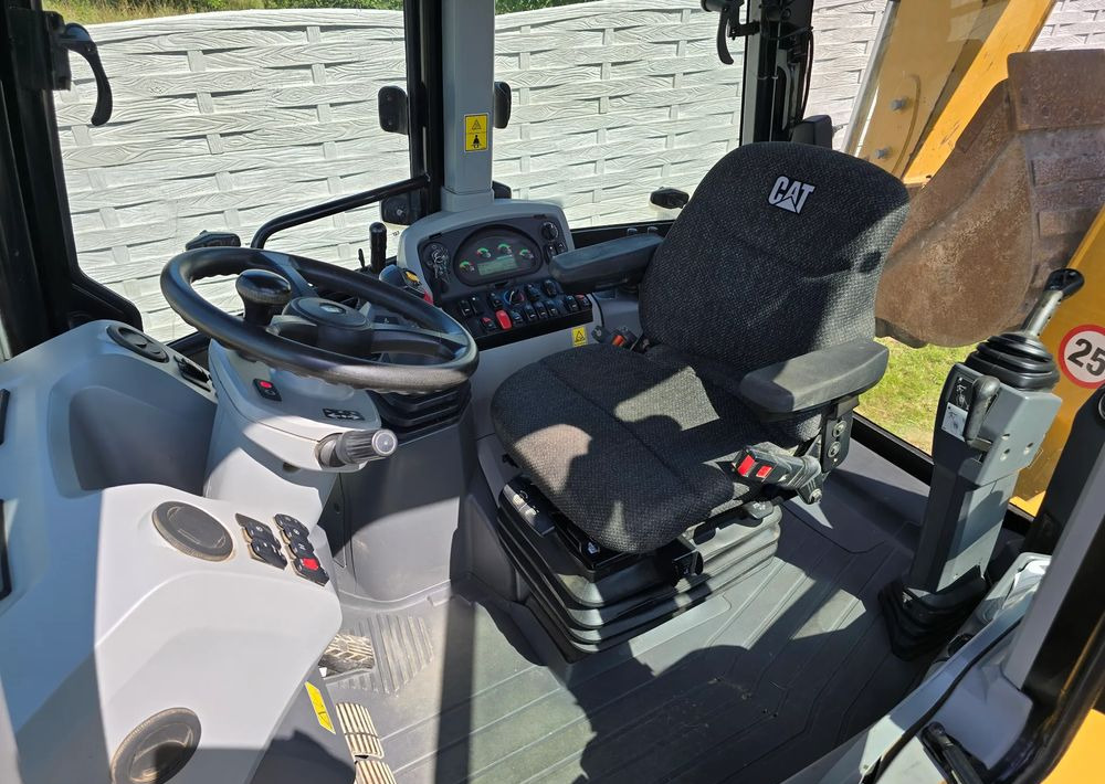 Caterpillar - מחפרון: תמונה 3 Caterpillar - מחפרון: תמונה 3