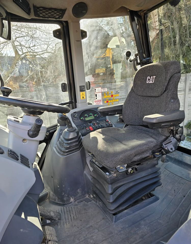 Caterpillar - מחפרון: תמונה 4 Caterpillar - מחפרון: תמונה 4