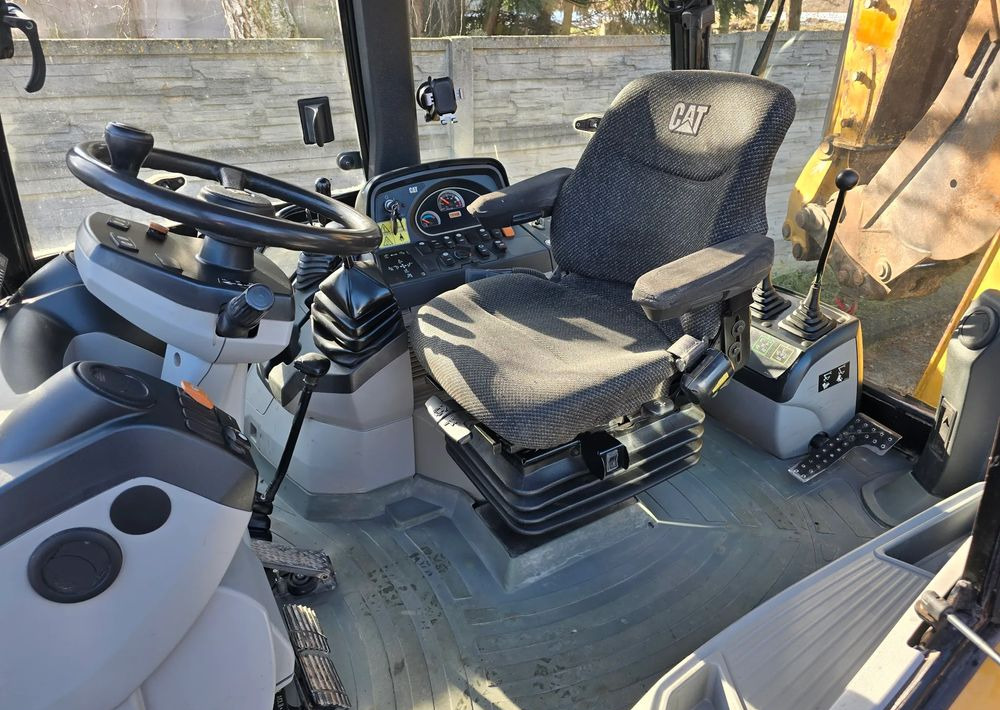 Caterpillar - מחפרון: תמונה 3 Caterpillar - מחפרון: תמונה 3